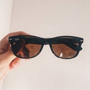 Rayban New Wayfarer Classic (color: Tortoise, new)